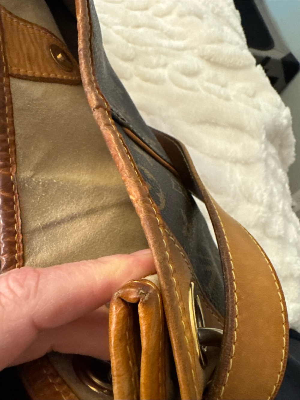 Louis Vuitton Galleria PM Brown Monogram Hobo Shoulder Bag with Tan Trim - Picture 10 of 16